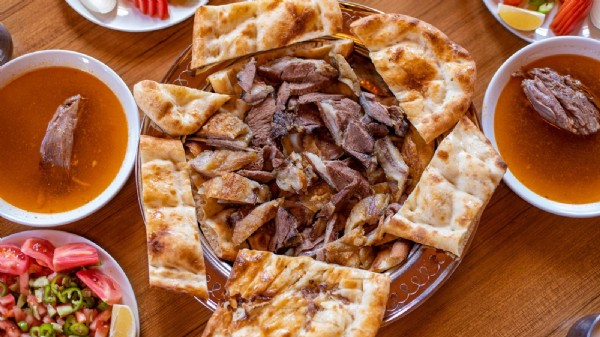 BİR ANADOLU ŞENLİĞİ’NİN KAPANIŞ DURAĞI: “BİTLİS”